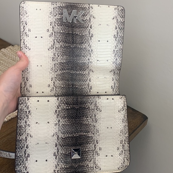 Michael Kors Crossbody Bag - Picture 8 of 11